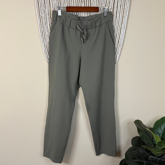 Lululemon Cropped Sage Green Jogger Pants 6 - Picture 1 of 4